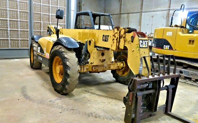 CAT TH360B Before
